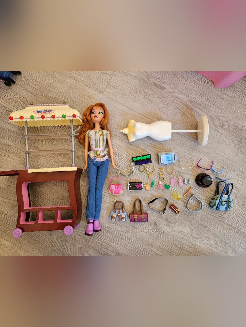 My Scene Shopping Spree Kenzie Playset